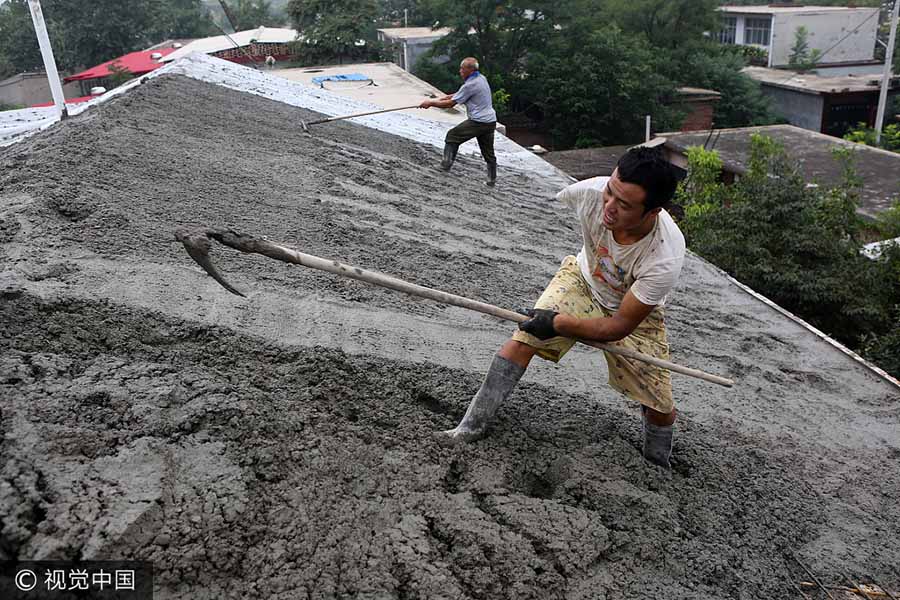 Trabalhador da constru??o civil com apenas um bra?o vira sensa??o na internet