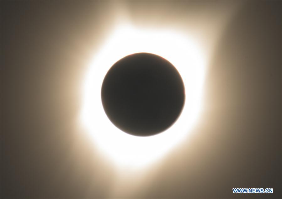 Milhares de americanos assistiram a eclipse solar total
