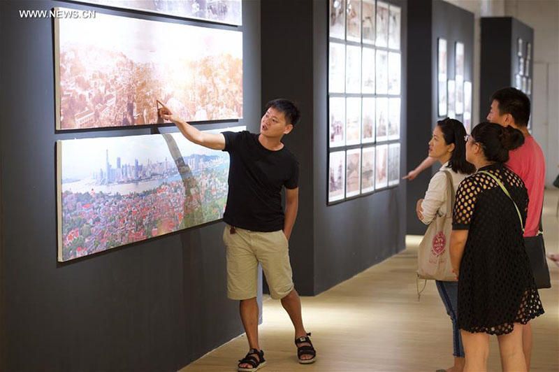 Imagens do passado e presente retratam transforma??o de Xiamen