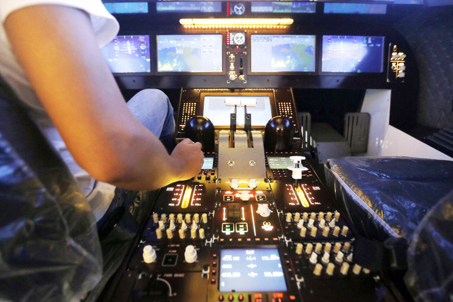 Simulador de v?o C919 estreia em exposi??o de Shanghai