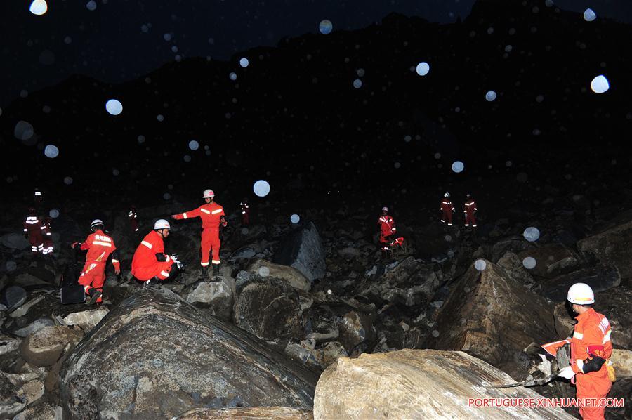 China ativa resposta de emergência depois do deslizamento de terra em Guizhou