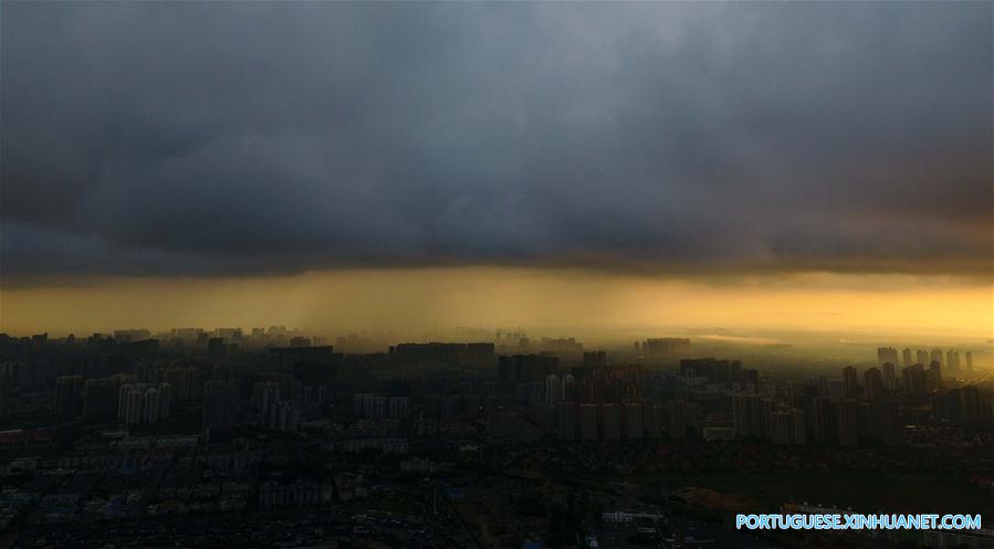 Condi??es meteorológicas mudam rapidamente com a chegada do tuf?o Pakhar