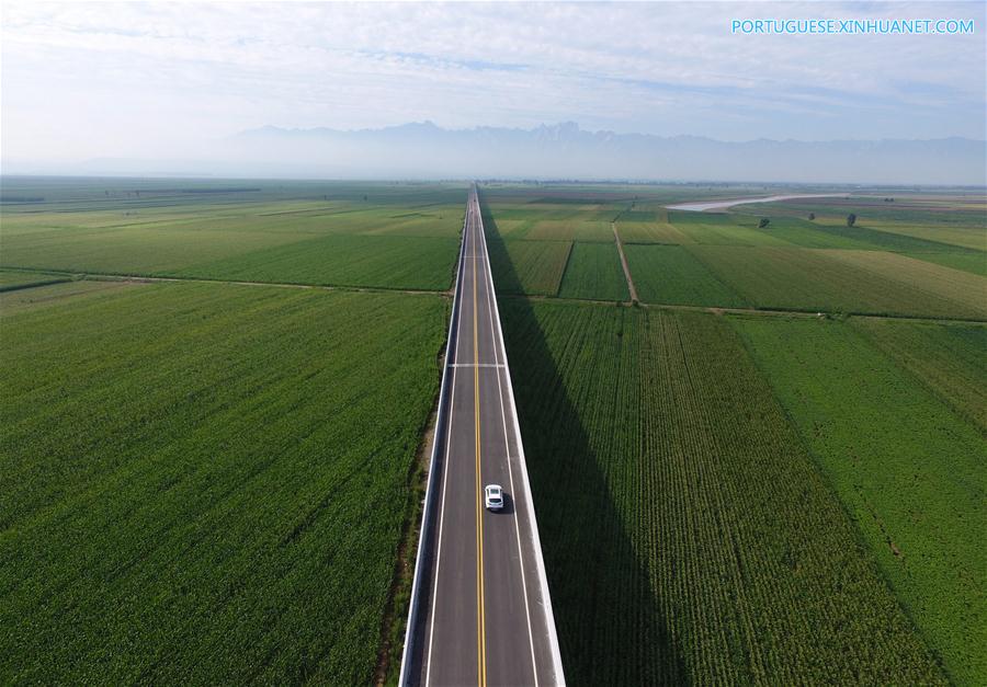 Nova rodovia ao longo do rio Amarelo abre ao tráfego