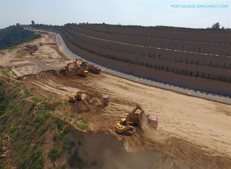 Nova rodovia ao longo do rio Amarelo abre ao tráfego