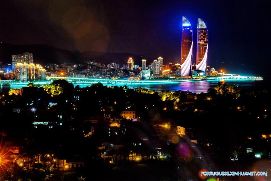 Vista noturna de Xiamen, cidade que sediará a 9a Cúpula do BRICS