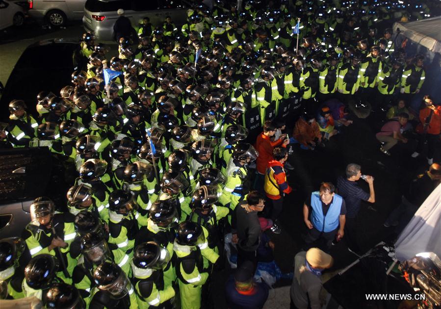 Elementos do THAAD transportados para o local de implanta??o na Coreia do Sul