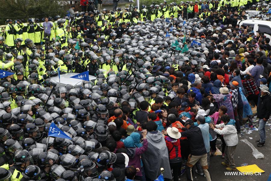 Elementos do THAAD transportados para o local de implanta??o na Coreia do Sul