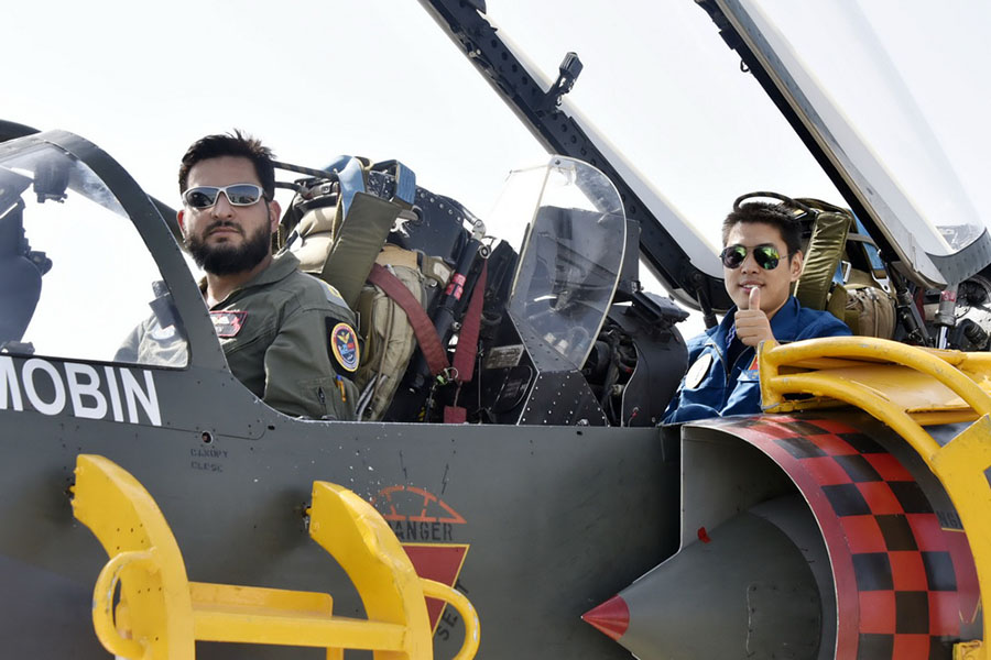 China e Paquist?o realizam exercício aéreo conjunto