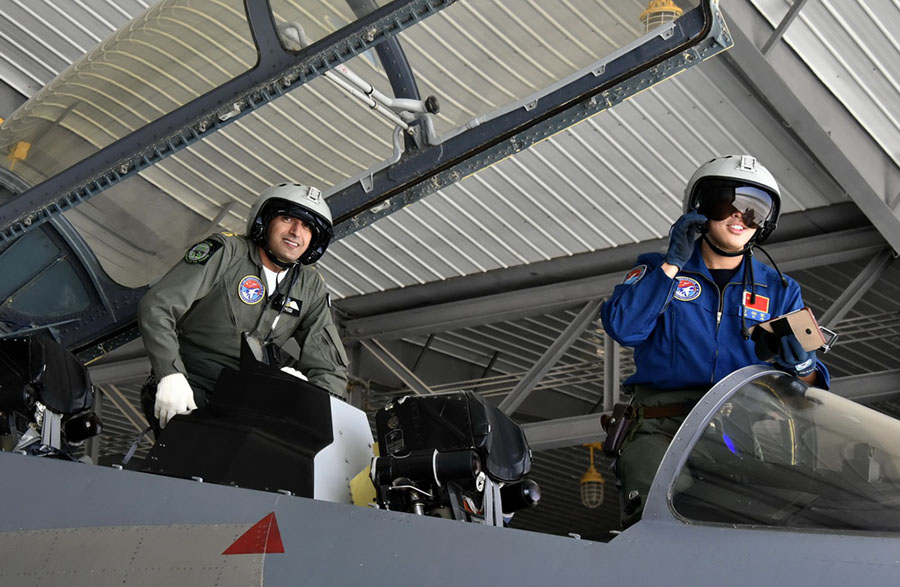 China e Paquist?o realizam exercício aéreo conjunto