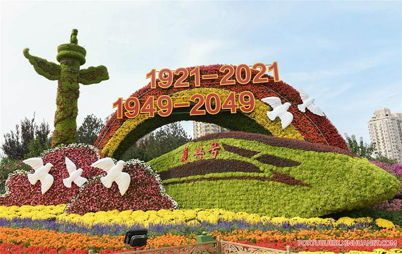 Beijing recebe decora??es de flores para celebrar Dia Nacional