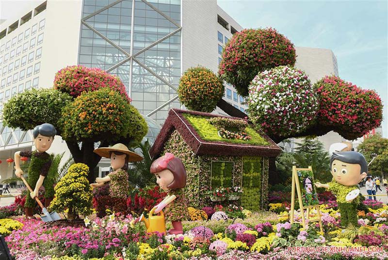 Beijing recebe decora??es de flores para celebrar Dia Nacional