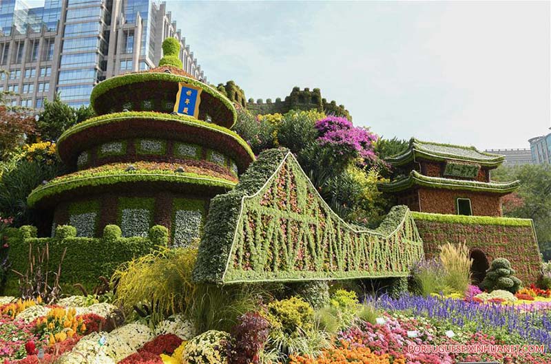 Beijing recebe decora??es de flores para celebrar Dia Nacional