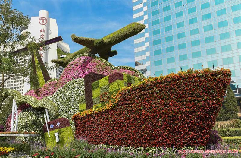 Beijing recebe decora??es de flores para celebrar Dia Nacional