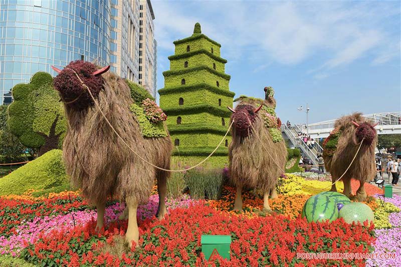 Beijing recebe decora??es de flores para celebrar Dia Nacional