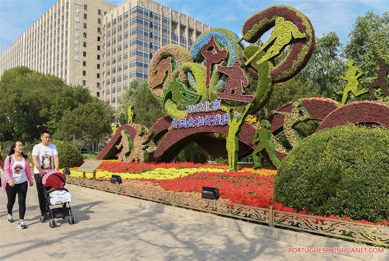 Beijing recebe decora??es de flores para celebrar Dia Nacional
