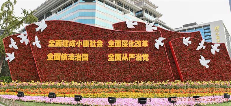 Beijing recebe decora??es de flores para celebrar Dia Nacional