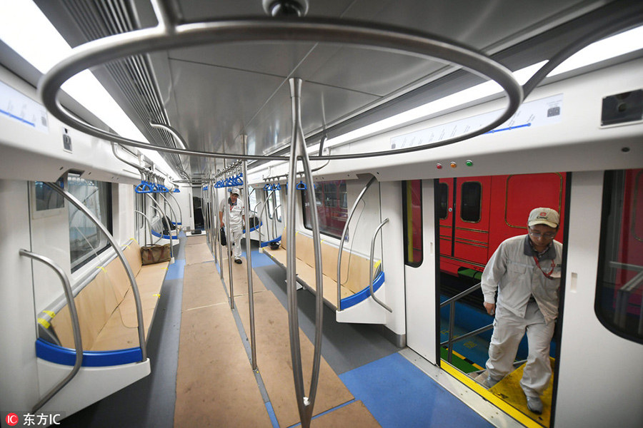 Metr? fabricado na China entra em opera??o no Paquist?o