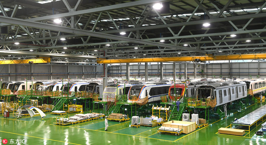 Metr? fabricado na China entra em opera??o no Paquist?o