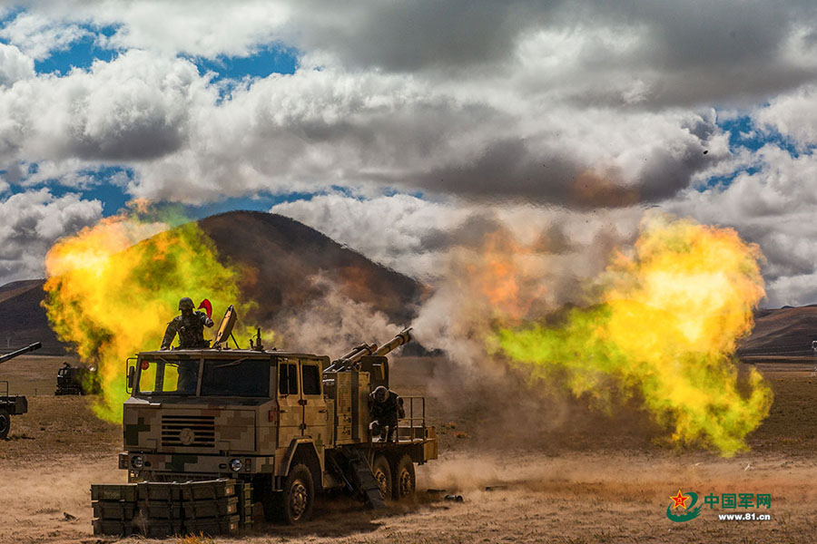 ELP realiza examina??o conjunta no oeste da China