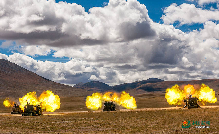 ELP realiza examina??o conjunta no oeste da China