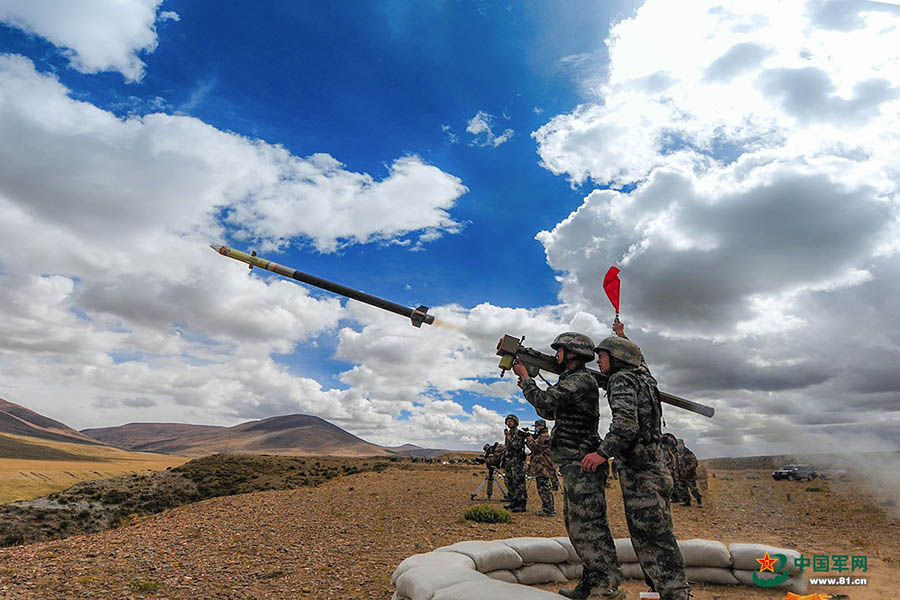 ELP realiza examina??o conjunta no oeste da China