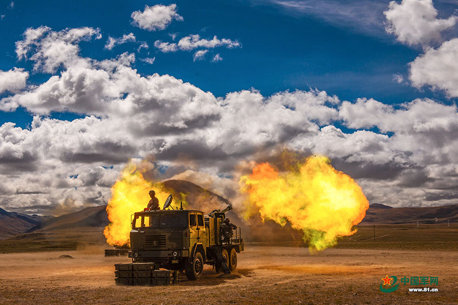 ELP realiza examina??o conjunta no oeste da China