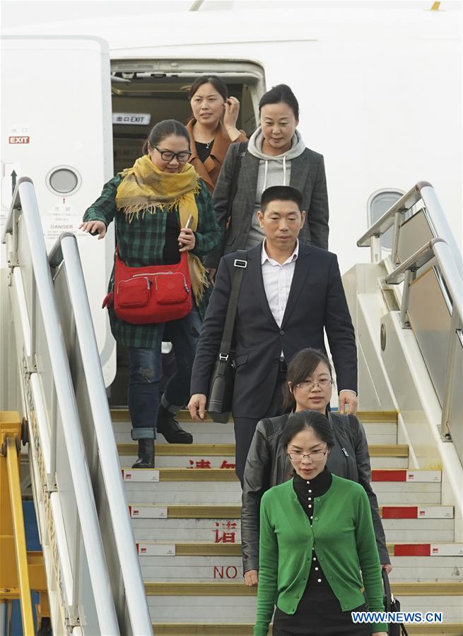 Delegados do 19o Congresso Nacional do PCCh chegam a Beijing