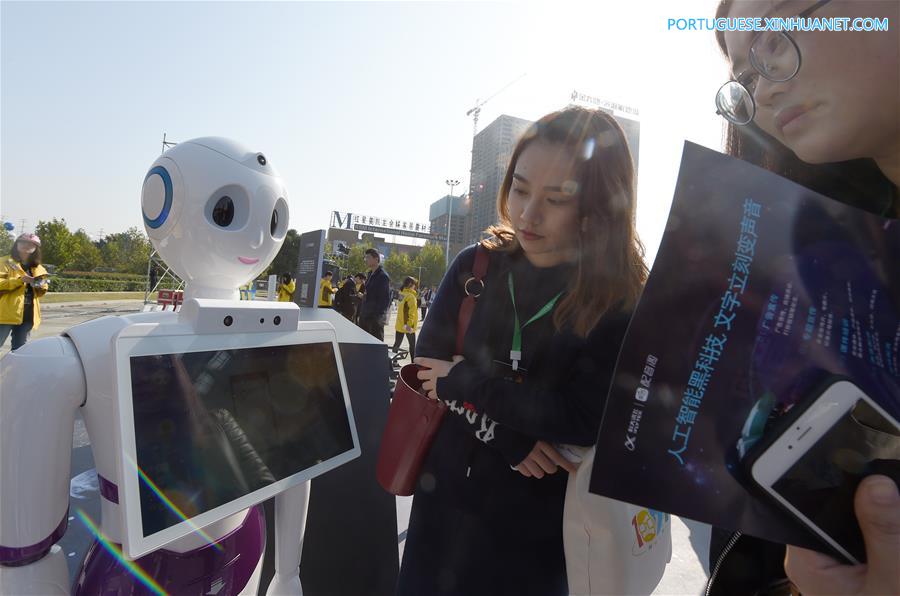 Rob? de voz inteligente é destaque no Festival Global Developer da China
