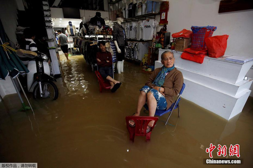 Tuf?o Damrey deixa 29 mortos e 29 desaparecidos no centro do Vietn?