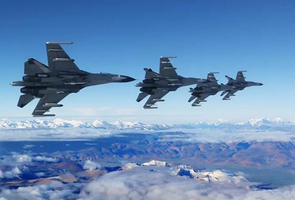 For?a aérea da China celebra 68o aniversário