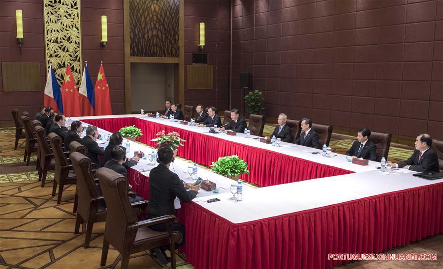 Xi e Duterte discutem fortalecimento de la?os China-Filipinas