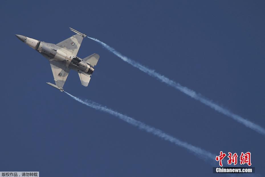 Galeria: Arranca o 15o Show Aéreo de Dubai