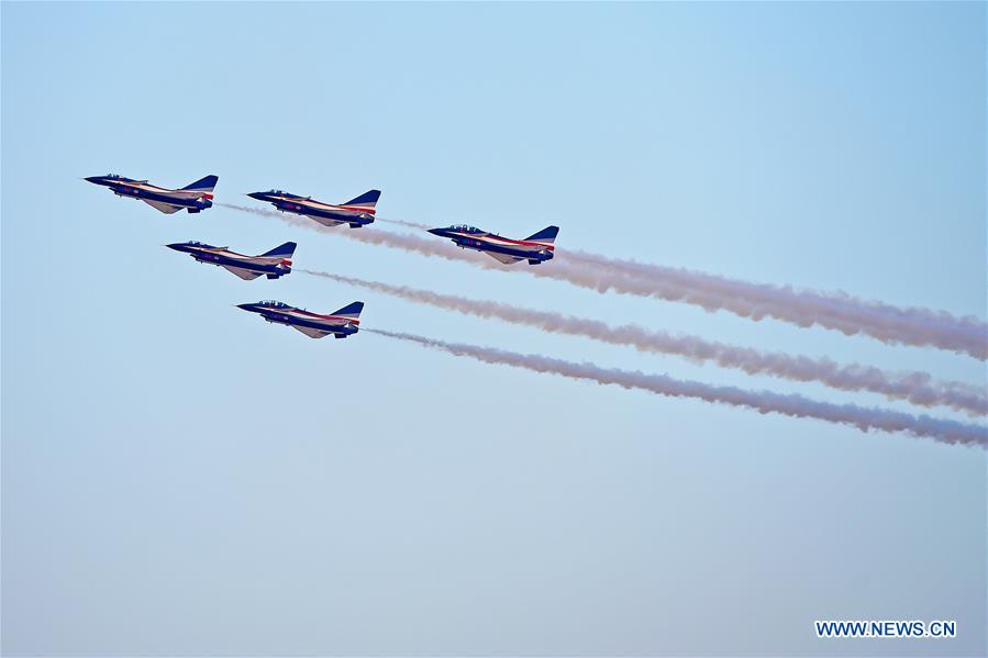 Galeria: Arranca o 15o Show Aéreo de Dubai