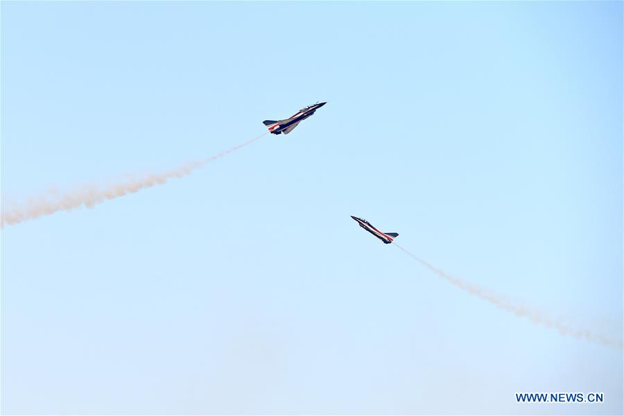 Galeria: Arranca o 15o Show Aéreo de Dubai