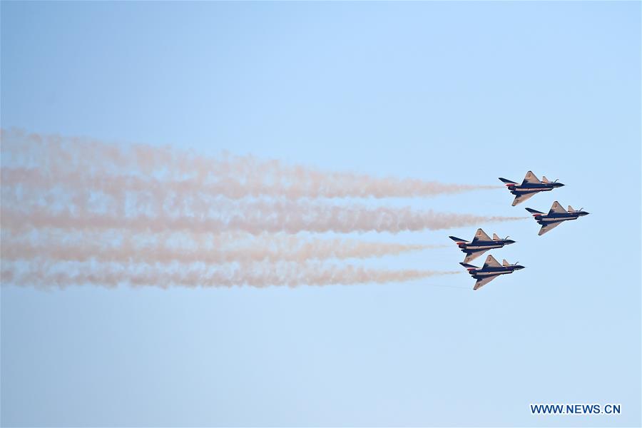 Galeria: Arranca o 15o Show Aéreo de Dubai