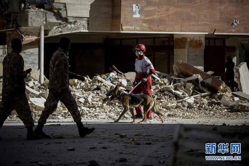 Terremoto de 7,3 graus de magnitude vitima 415 pessoas na fronteira Ir?-Iraque