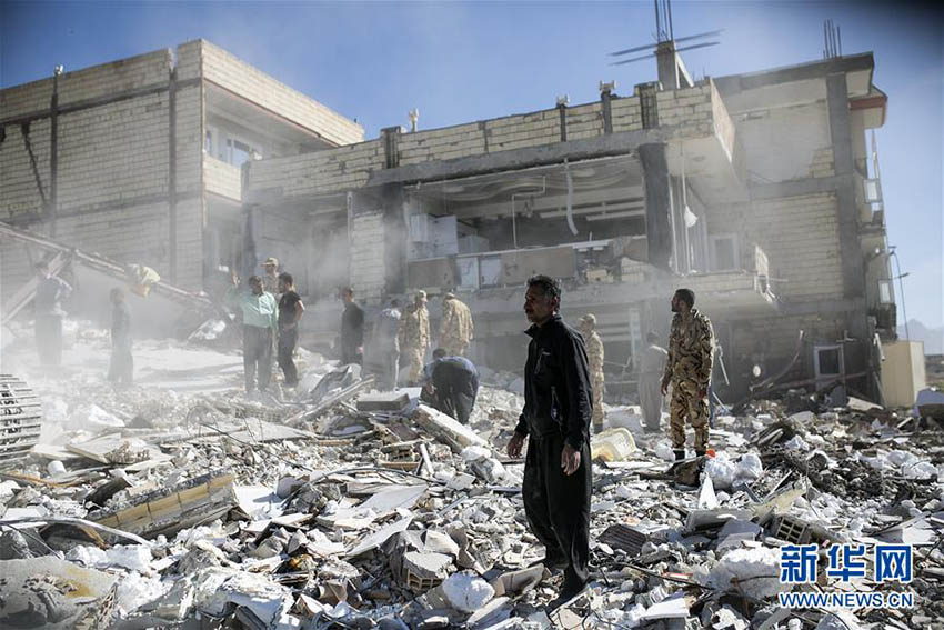 Terremoto de 7,3 graus de magnitude vitima 415 pessoas na fronteira Ir?-Iraque