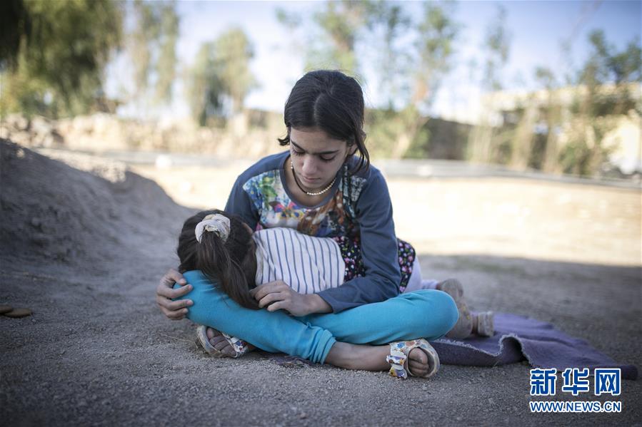 Presidente iraniano inspeciona danos causados por terremoto e promete compensa??o pelas perdas