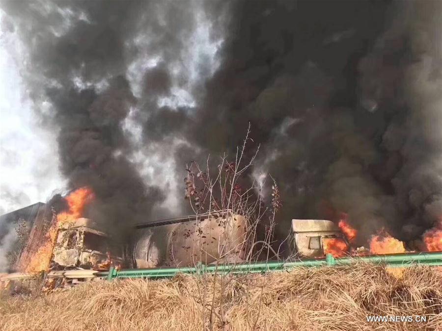 Acidente em autoestrada na província de Anhui deixa 18 mortos