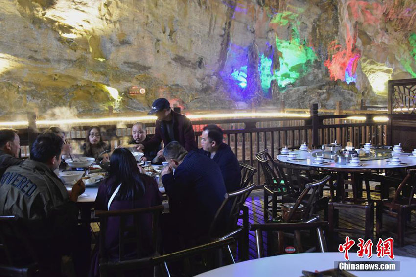 Galeria: Restaurante em caverna cárstica em Zhangjiajie atrai turistas