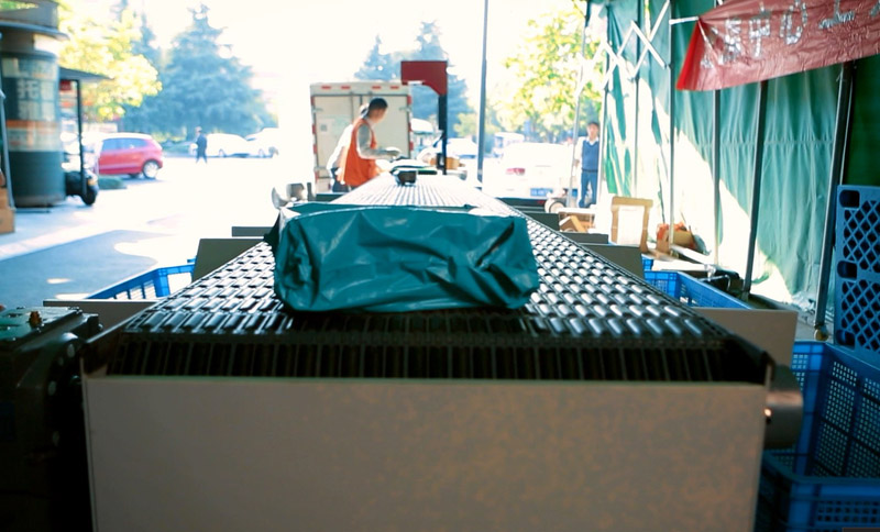 Rob?s ajuda a aumentar número de entregas diárias na Universidade de Zhejiang