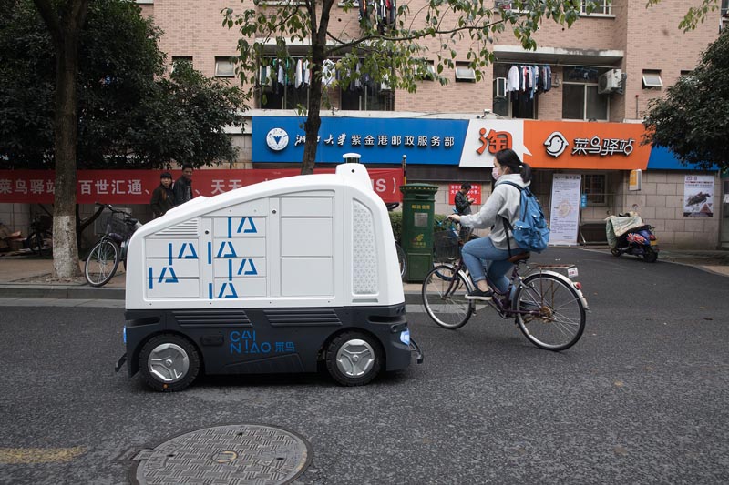 Rob?s ajuda a aumentar número de entregas diárias na Universidade de Zhejiang