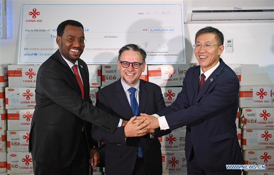 China doa 2 milh?es à UNICEF para ajudar crian?as na Somália