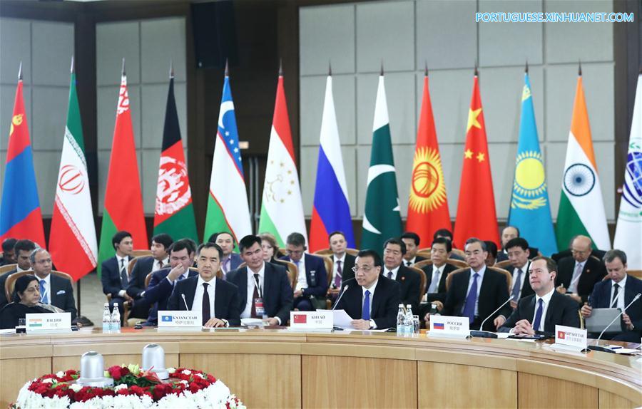Premiê chinês pede maior coopera??o da OCS em seguran?a, comércio e conectividade