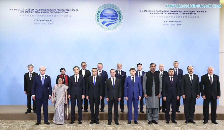 Premiê chinês pede maior coopera??o da OCS em seguran?a, comércio e conectividade