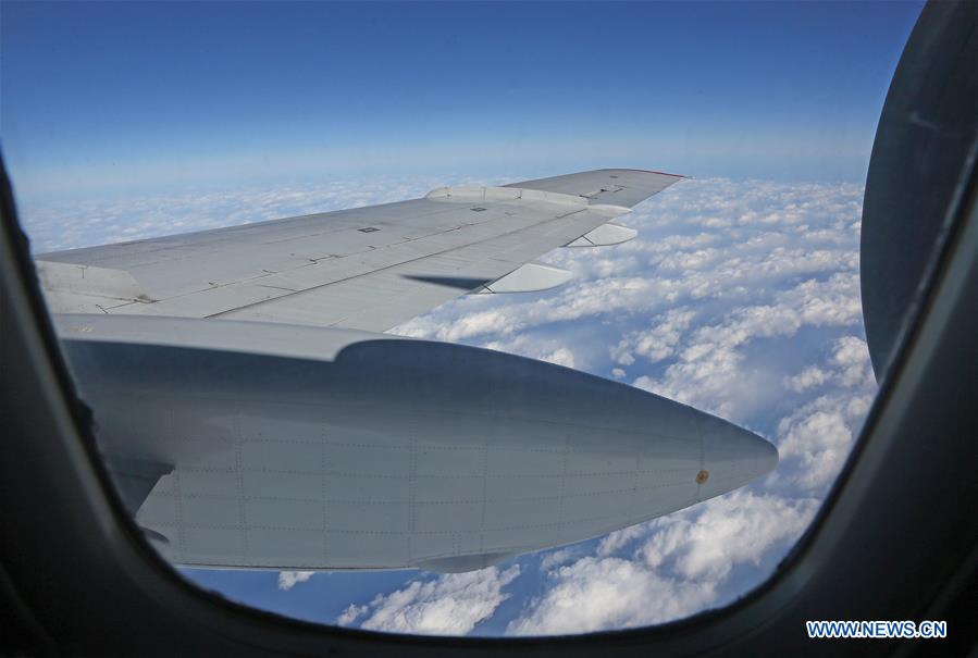 Avi?es chineses realizam manobras no Mar Amarelo e Mar do Leste da China