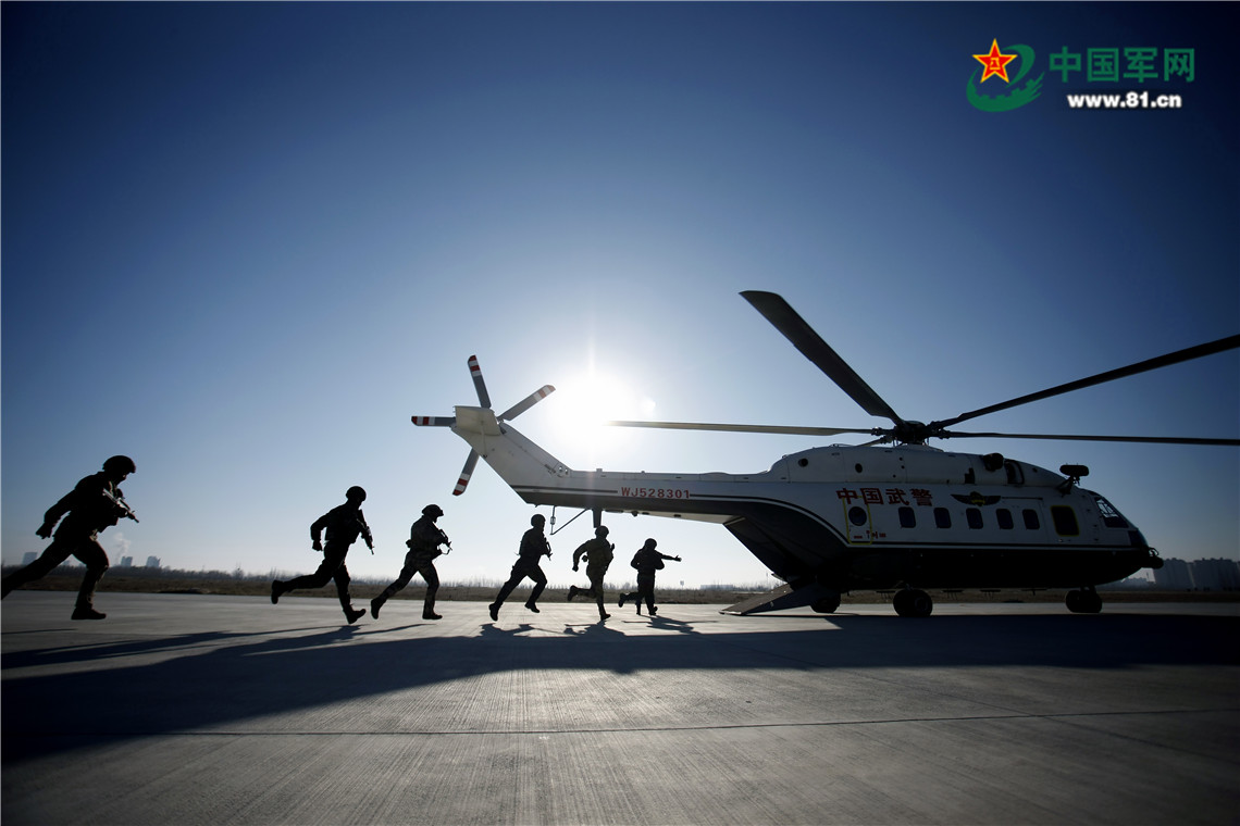 China e Rússia realizam exercício conjunto de combate ao terrorismo