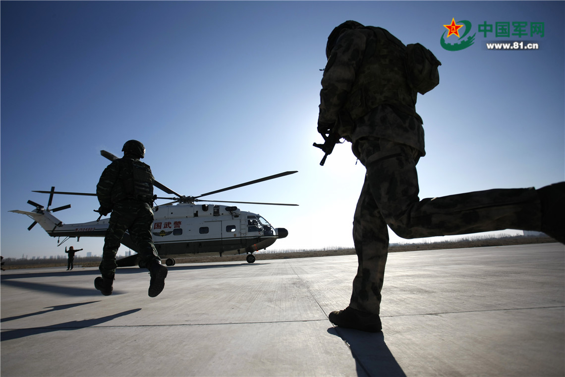 China e Rússia realizam exercício conjunto de combate ao terrorismo