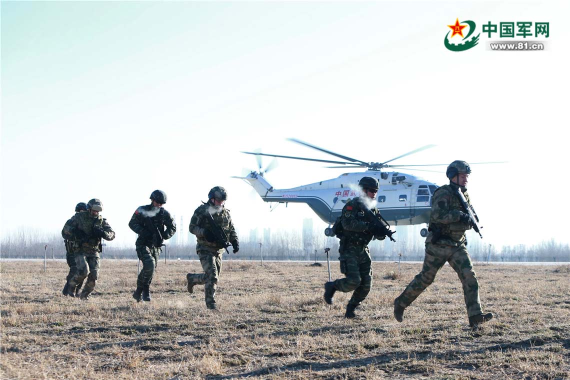 China e Rússia realizam exercício conjunto de combate ao terrorismo