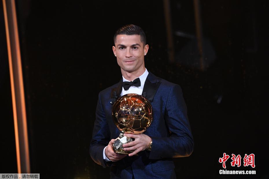 Cristiano Ronaldo iguala Messi e conquista a Bola de Ouro pela 5a vez
